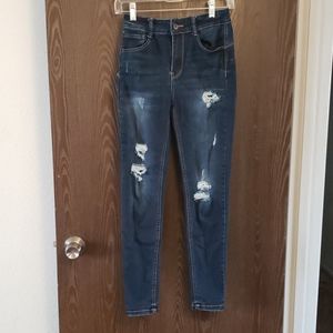 Any item from my closet with a🌹is 5 for $20! Skinny Jeans size 3